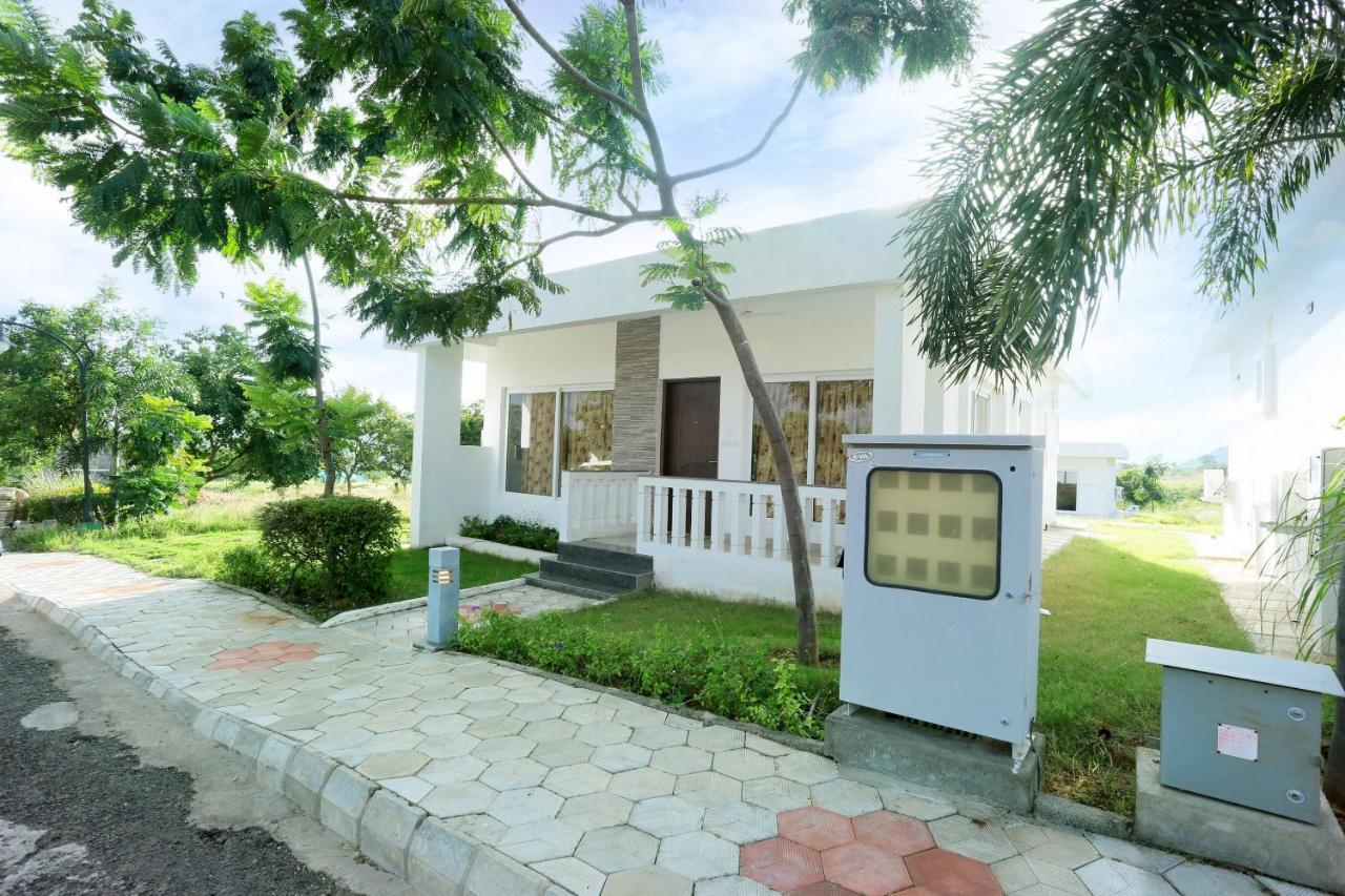 Hotel Oyo 24200 Bahri Beautiful Country Ayyampālaiyam Exteriér fotografie