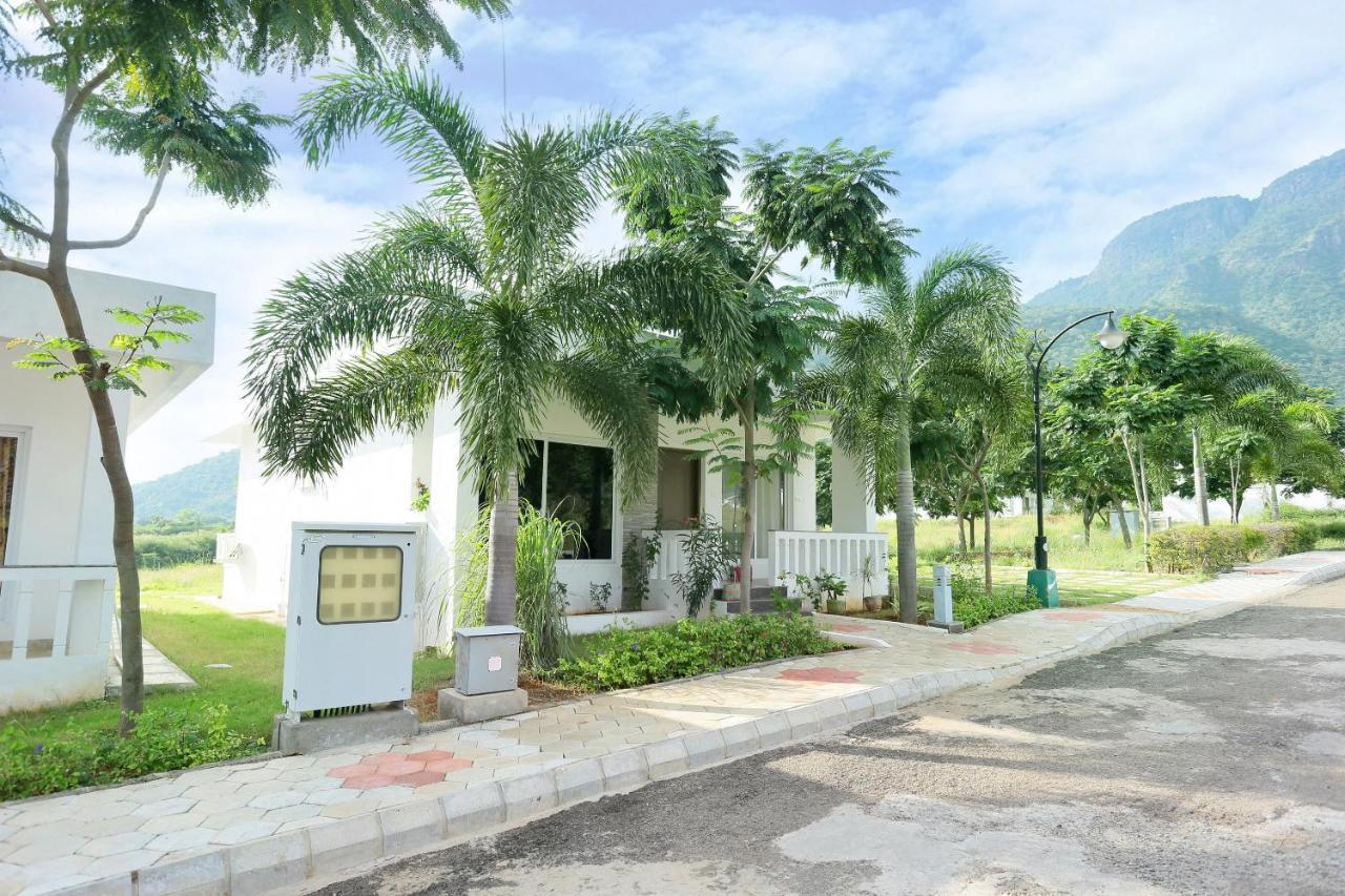 Hotel Oyo 24200 Bahri Beautiful Country Ayyampālaiyam Exteriér fotografie